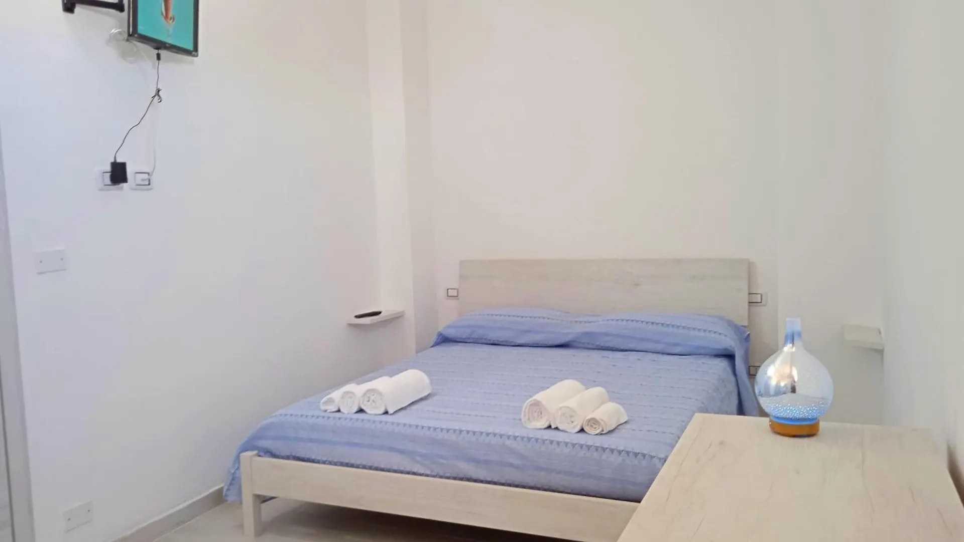 Followthesun- Camera Fronte Mare Portoscuso Guest house